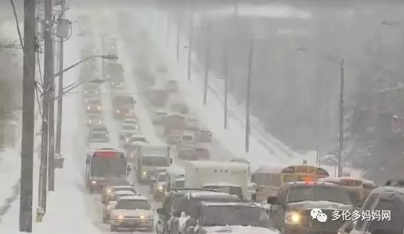 下雪天开车如何避免打滑，以及突然打滑了怎么办？